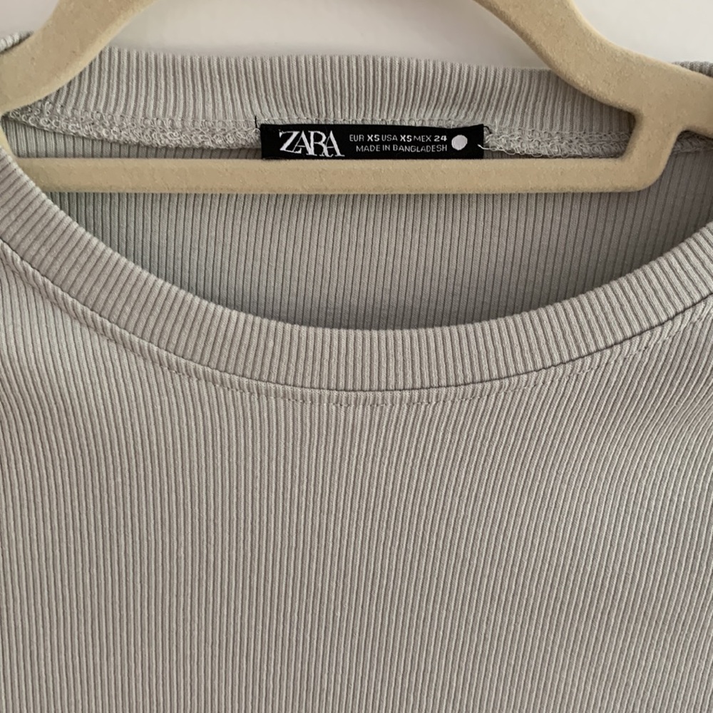 Zara Ribbed Tee - Picture 2 of 5